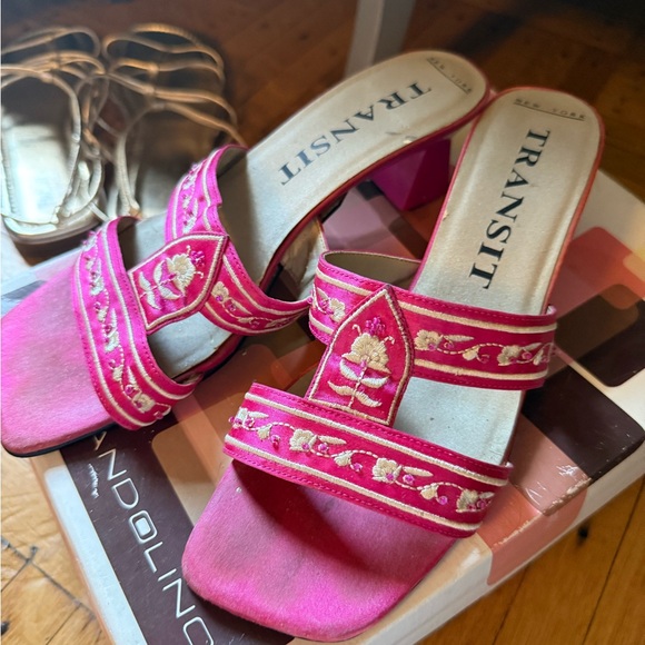 Pink Embroidered Women's Sandals - Picture 1 of 2